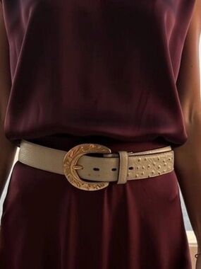 Stefano Piazza Luxury Italy Leather Ostrich Belt Cream Color Gold Accents 35.25